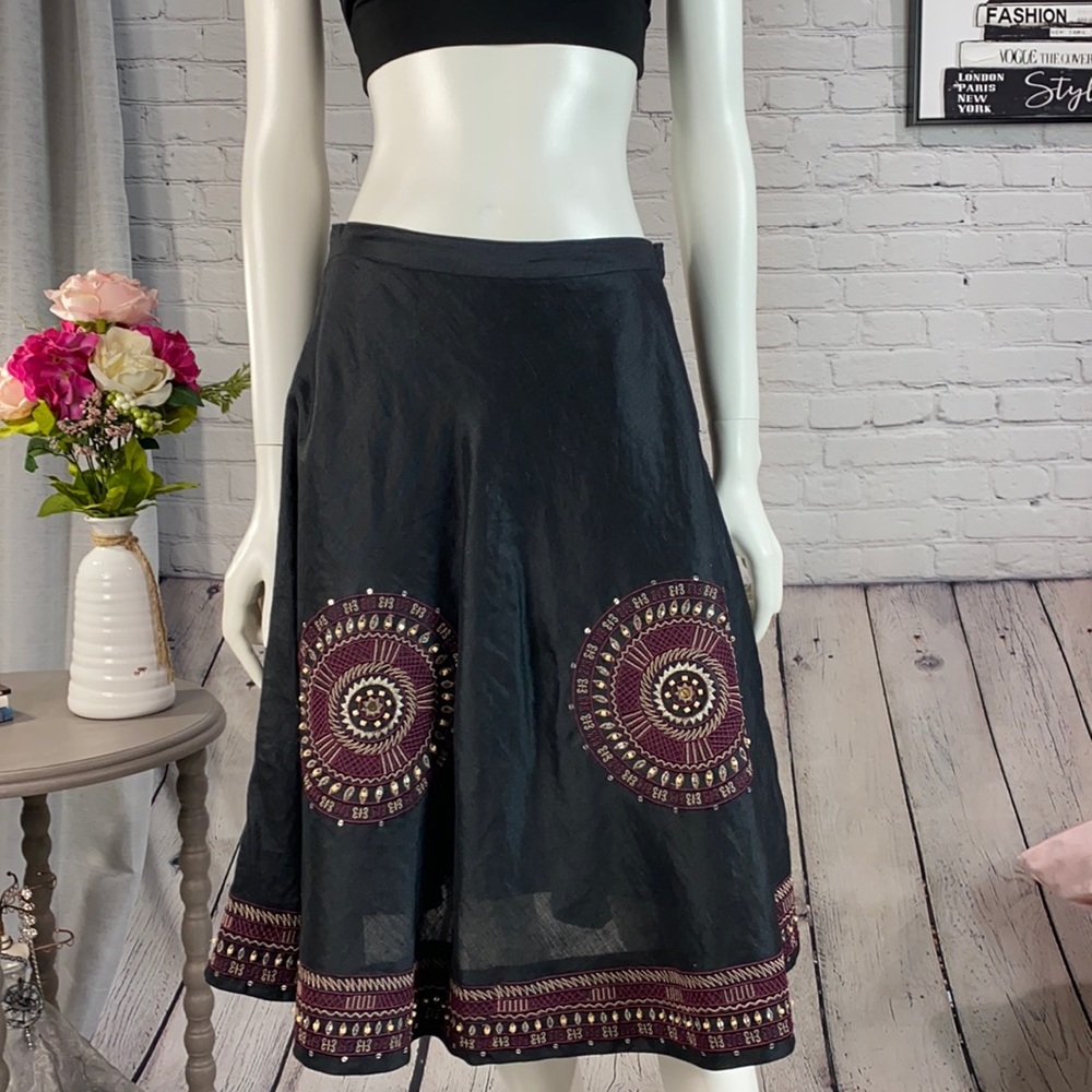 TERRITORIES Black Embroidered/Beaded Skirt Size:6P